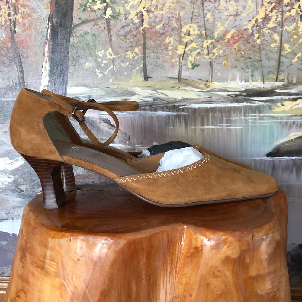 Impo Suede Tan Mary Jane Heels NWOB
